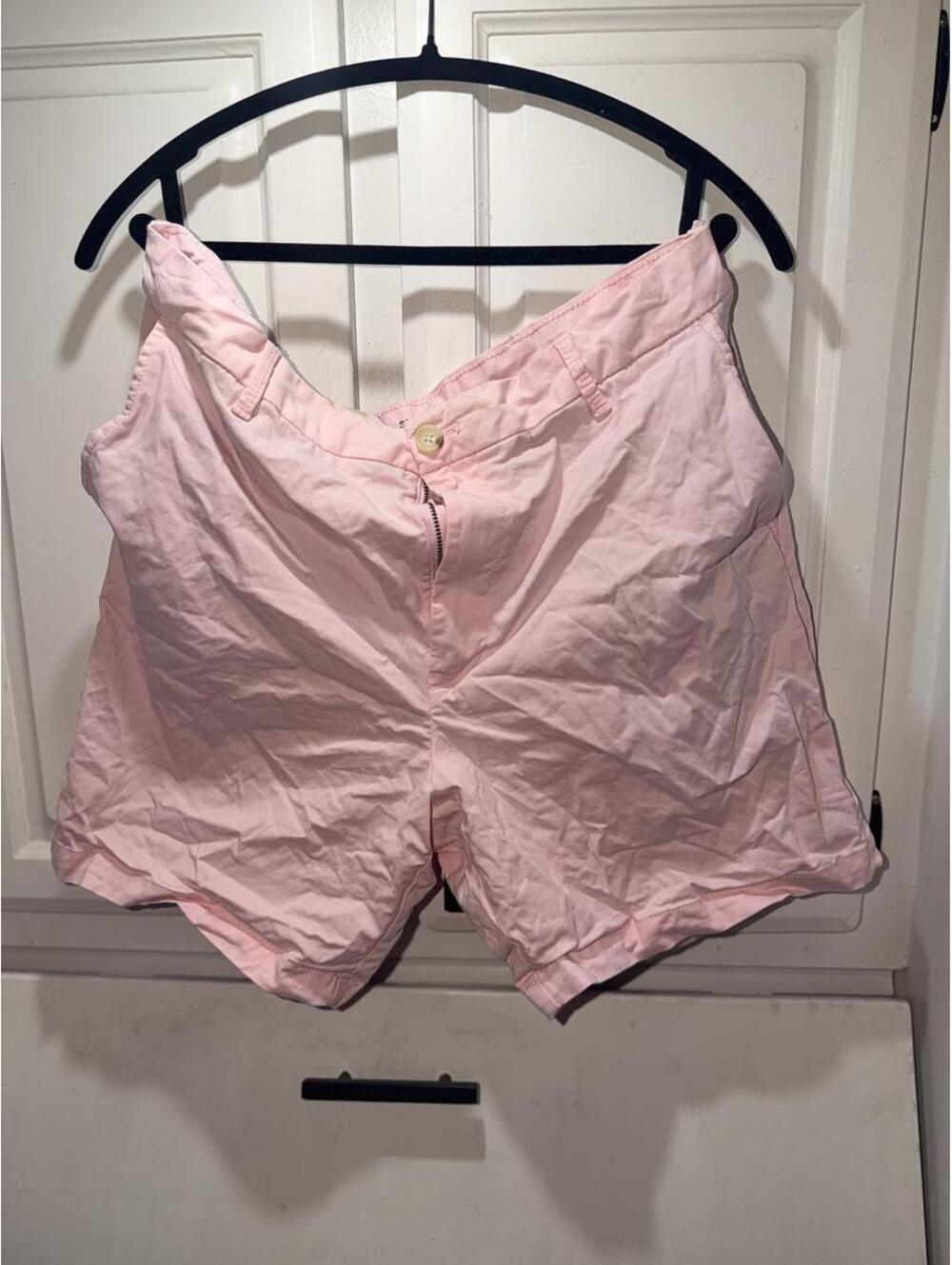 Old Navy Men's Pink Shorts